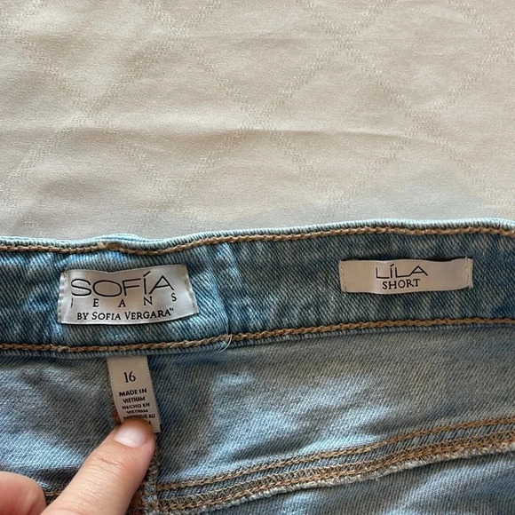 Sofia Jeans by Sofia Vergara Lila Short Jean shorts size 16 EUC - Picture 2 of 5